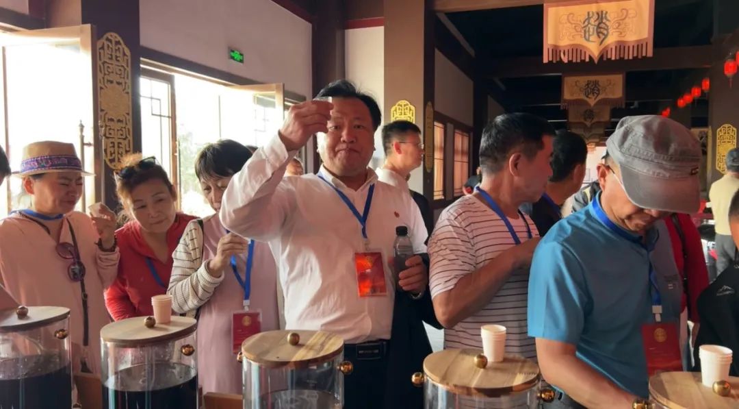 “品读千年古都,放歌赵王集团” 中国文艺名家走进河北邯郸采风系列活动成功举办 “品读千年古都,放歌赵王集团” 中国文艺名家走进河北邯郸采风系列活动成功举办