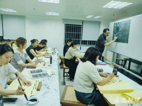 番禺市桥“街坊夜课堂”社区教育的探路者