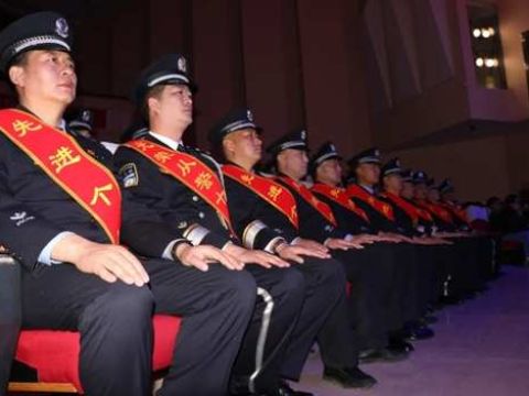 甘肃肃南县：党建引领文明画卷映警徽  构筑警民和谐“连心桥”