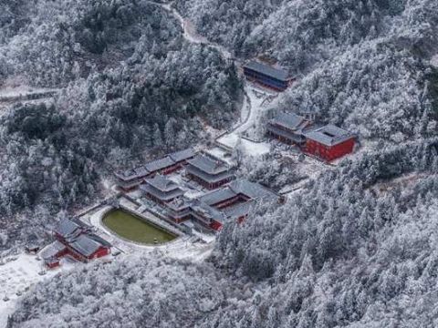 江西武宁：太平雪景引客来，周末玩雪乐翻天