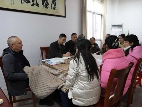 湖南邵东市教育局党组副书记、副局长李泽成到城区二小调研