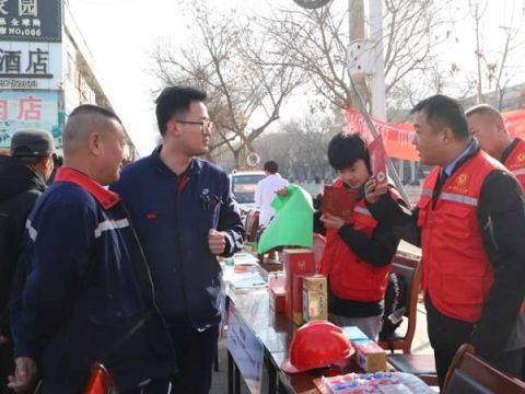新疆和硕县：党建引领聚合力 服务集市惠民生